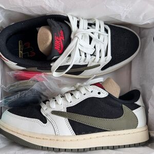 Travis Scott x Wmns Air Jordan 1 Retro Low OG SP 'Olive'